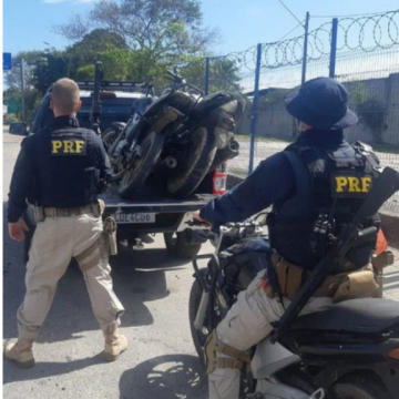 PRf faz operação contra o tráfico de drogas no Salgueiro