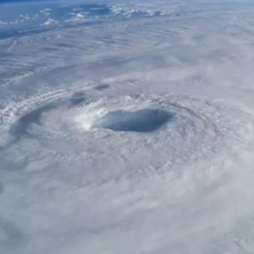 Litoral brasileiro será atingido por ciclone intenso nos próximos dias, prevê metereologia