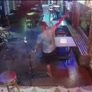 SURTOU:"Bombeiro é preso após atirar para o alto dentro de bar"