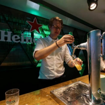 Cervejaria Heineken inicia projeto para levar energia renovável a 50% dos bares e restaurantes, até 2030