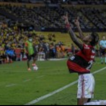 Torcedora do Flamengo processa Bruno Henrique em R$ 13 milhões por frase ‘Outro patamar’