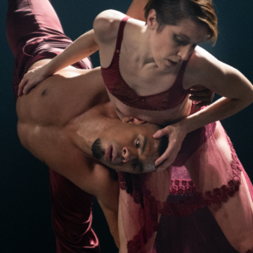 VINTE, mais novo espetáculo da Focus Cia de Dança, dirigido e coreografado por Alex Neoral, marca a maioridade da companhia, que completa 21 anos em 2021