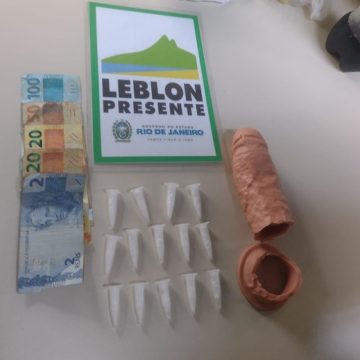 TEM DE TUDO:"Polícia apreende cocaína dentro de pênis de borracha no Leblon"