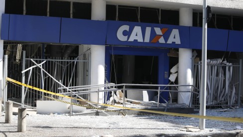 Bandidos explodem caixa eletrônico em São Cristóvão; é o segundo ataque em menos de uma semana na Zona Norte