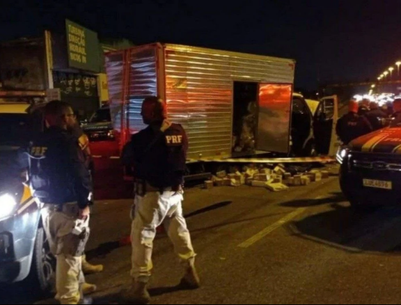 Ação da PRF tem perseguição na Cidade Alta e acaba com quatro mortos e um preso na Avenida Brasil