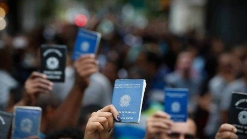 Brasil criou 2,7 milhões de vagas de emprego formal em 2021