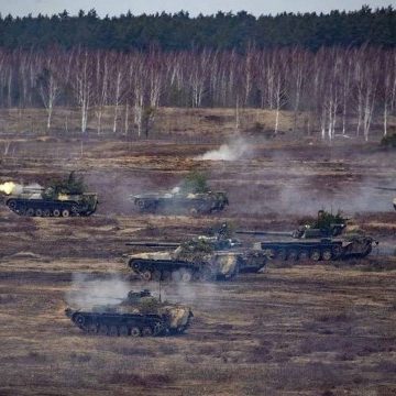 Capacidade militar russa supera, e muito, a ucraniana, mas Kiev tem ferramentas para responder à invasão