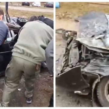 Tanque de guerra atropela carro civil na Ucrânia