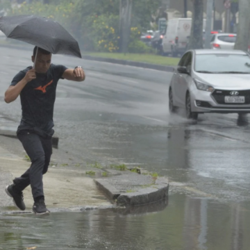Alerta":Rio entra em estágio de mobilização por causa de chuva forte"