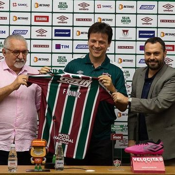 Apresentado no Fluminense, Fernando Diniz promete 'ganhar muito mais do que em 2019' e chama Ganso de gênio
