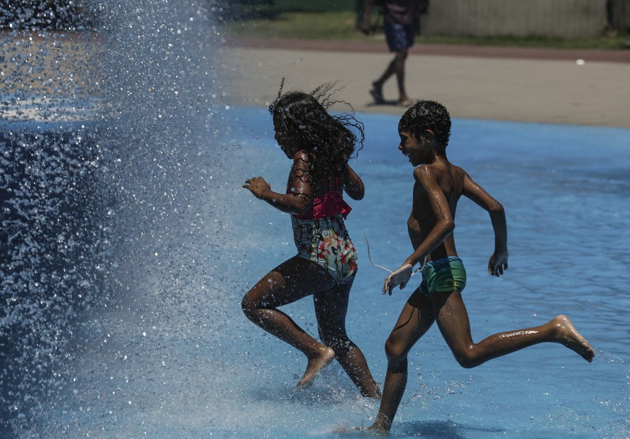 Parque Madureira, na Zona Norte do Rio, é uma alternativa para fugir do calor nos dias quentes no Rio
